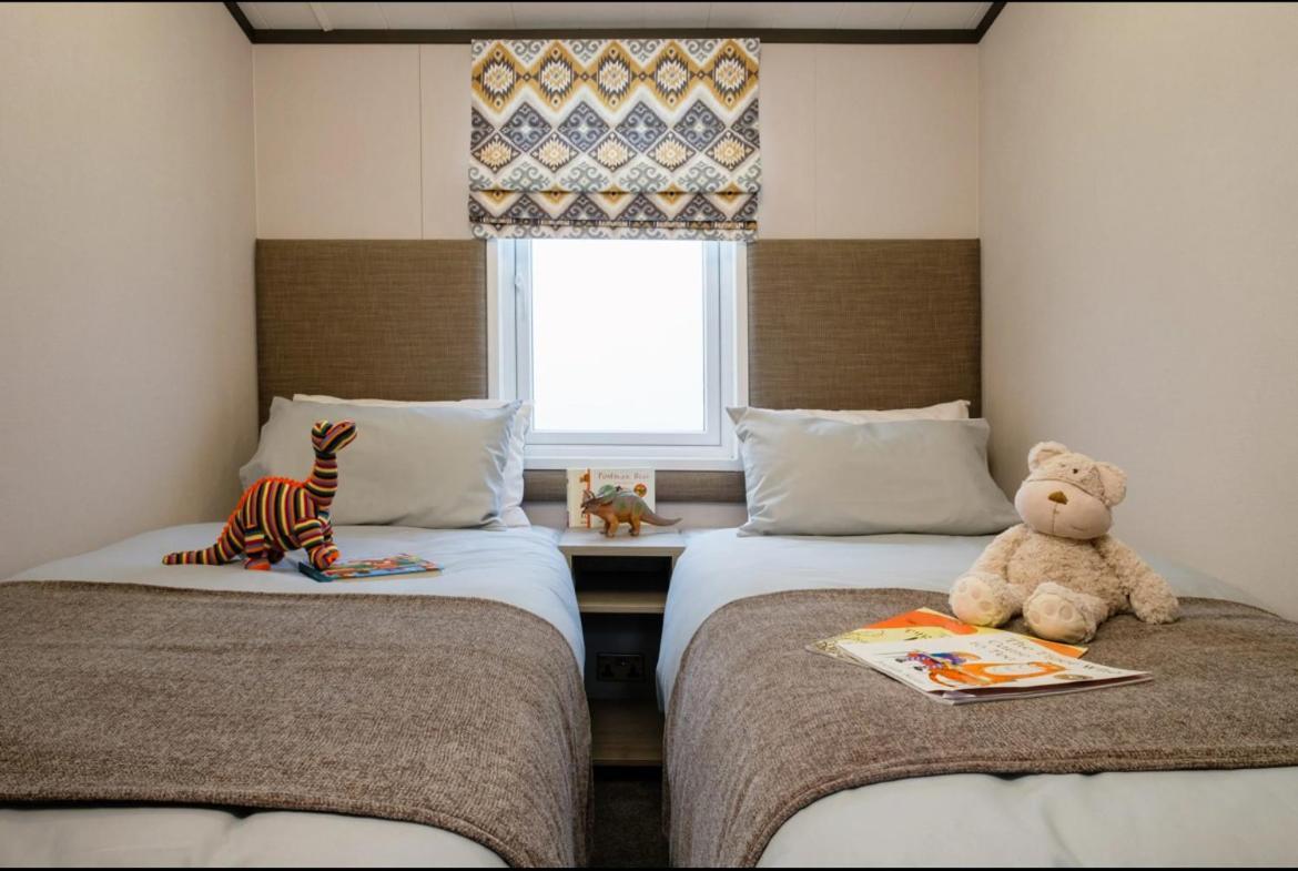 Lakewood Lodge セント・フィルカンズ エクステリア 写真